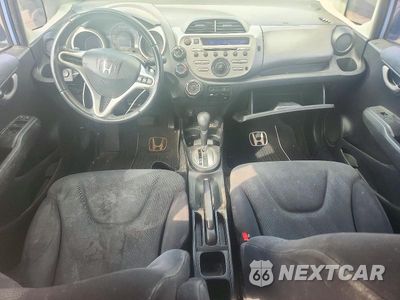 Zdjęcie 8 z 13 samochodu: 2009 HONDA FIT SPORT VIN:JHMGE88419S037516 - miniatura