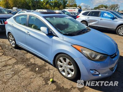 Czwarte zdjęcie samochodu z boku: 2013 HYUNDAI ELANTRA LIMITED VIN:KMHDH4AE9DU505931 - miniatura