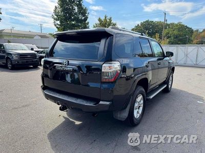 Trzecie zdjęcie samochodu z tyłu: 2019 TOYOTA 4RUNNER SR5 VIN:JTEBU5JRXK5721189 - miniatura