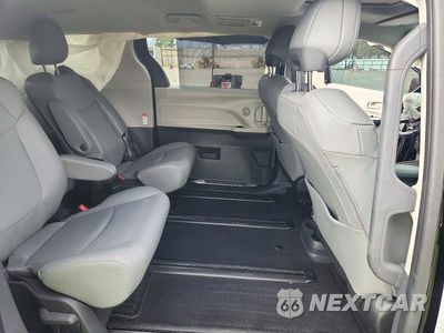 Zdjęcie 10 z 12 samochodu: 2023 TOYOTA SIENNA XLE VIN:5TDJRKEC1PS178693 - miniatura