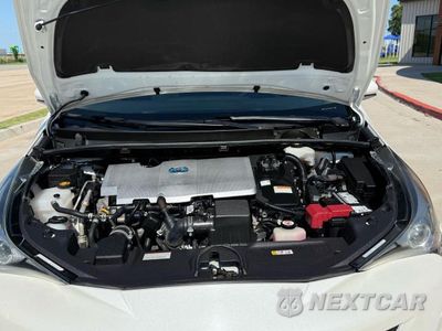 Zdjęcie 7 z 10 samochodu: 2018 TOYOTA PRIUS FOUR TOURING VIN:JTDKARFU1J3056436 - miniatura