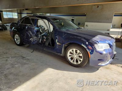 Czwarte zdjęcie samochodu z boku: 2016 CHRYSLER 300 LIMITED VIN:2C3CCAAG9GH141861 - miniatura