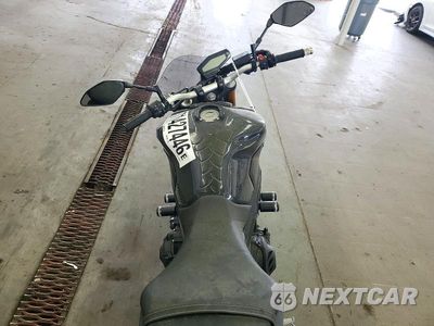 Zdjęcie 6 z 9 samochodu: 2014 YAMAHA FZ09 VIN:JYARN33E1EA000622 - miniatura