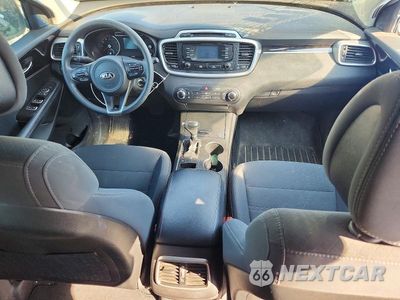 Zdjęcie 8 z 12 samochodu: 2016 KIA SORENTO LX VIN:5XYPG4A37GG112003 - miniatura