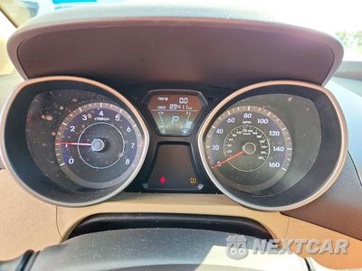 Zdjęcie 9 z 12 samochodu: 2013 HYUNDAI ELANTRA GLS VIN:5NPDH4AE0DH234370 - miniatura