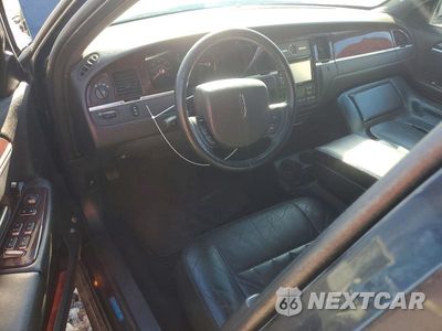 Zdjęcie 8 z 13 samochodu: 2007 LINCOLN TOWN CAR EXECUTIVE VIN:1L1FM88W37Y601305 - miniatura