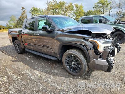 Czwarte zdjęcie samochodu z boku: 2025 TOYOTA TUNDRA VIN:5TFWC5DB9SX093749 - miniatura