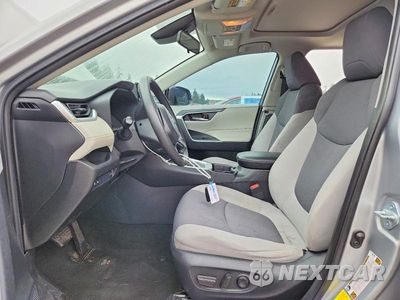 Zdjęcie 7 z 14 samochodu: 2019 TOYOTA RAV4 XLE VIN:JTMW1RFV4KJ016892 - miniatura