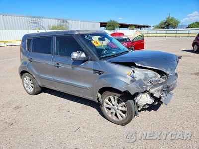 Czwarte zdjęcie samochodu z boku: 2013 KIA SOUL + VIN:KNDJT2A61D7620718 - miniatura