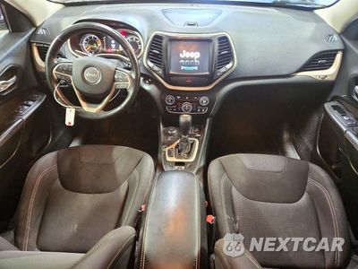 Zdjęcie 8 z 12 samochodu: 2016 JEEP CHEROKEE LATITUDE VIN:1C4PJMCBXGW117933 - miniatura