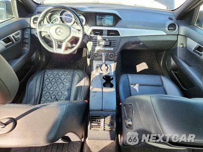 Zdjęcie 8 z 12 samochodu: 2014 MERCEDES-BENZ C 300 4MATIC VIN:WDDGF8AB8EG231339 - miniatura
