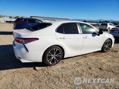 Trzecie zdjęcie samochodu z tyłu: 2019 TOYOTA CAMRY HYBRID SE VIN:4T1B21HKXKU011495 - miniatura