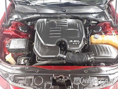 Zdjęcie 11 z 12 samochodu: 2018 CHRYSLER 300 TOURING VIN:2C3CCAAG0JH278095 - miniatura