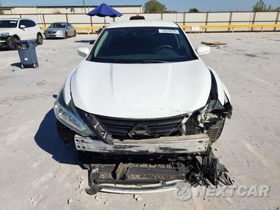 Piąte zdjęcie samochodu w środku: 2016 NISSAN ALTIMA 2.5 S VIN:1N4AL3AP0GN382803 - miniatura