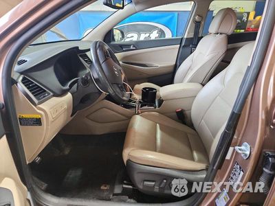 Zdjęcie 7 z 13 samochodu: 2017 HYUNDAI TUCSON SE PLUS VIN:KM8J3CA41HU452649 - miniatura