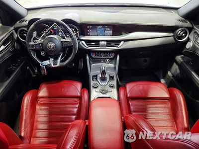 Zdjęcie 8 z 13 samochodu: 2022 ALFA ROMEO STELVIO TI VIN:ZASPAKBN4N7D28401 - miniatura