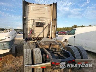 Zdjęcie 6 z 13 samochodu: 2015 VOLVO VNL SEMI TRUCK VIN:4V4NC9EJ5FN918958 - miniatura