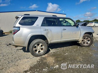 Trzecie zdjęcie samochodu z tyłu: 2021 TOYOTA 4RUNNER SR5 VIN:JTEMU5JR9M5908256 - miniatura