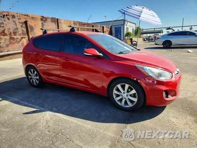 Czwarte zdjęcie samochodu z boku: 2013 HYUNDAI ACCENT SE VIN:KMHCU5AE7DU103158 - miniatura