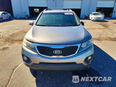 Piąte zdjęcie samochodu w środku: 2013 KIA SORENTO EX VIN:5XYKU3A68DG348033 - miniatura