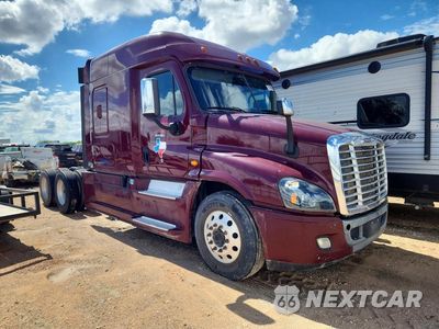 Czwarte zdjęcie samochodu z boku: 2018 FREIGHTLINER CASCADIA 125 SEMI TRUCK VIN:3AKJGLDV1JSJK1320 - miniatura