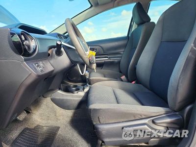 Zdjęcie 7 z 12 samochodu: 2015 TOYOTA PRIUS C TWO VIN:JTDKDTB37F1586396 - miniatura