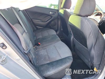 Zdjęcie 10 z 13 samochodu: 2015 KIA FORTE LX VIN:KNAFX4A67F5343591 - miniatura