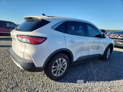 Trzecie zdjęcie samochodu z tyłu: 2020 FORD ESCAPE SE VIN:1FMCU0G63LUC09429 - miniatura
