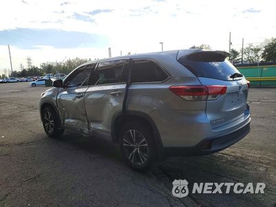 Drugie zdjęcie samochodu z przodu: 2018 TOYOTA HIGHLANDER LE PLUS VIN:5TDBZRFH1JS828458 - miniatura