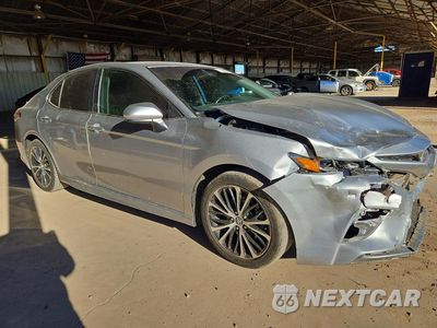 Czwarte zdjęcie samochodu z boku: 2020 TOYOTA CAMRY SE VIN:4T1G11AK2LU882749 - miniatura