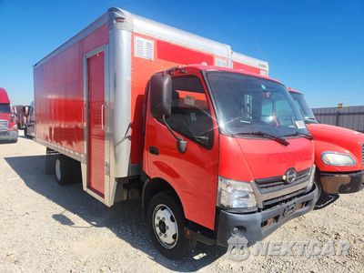 Czwarte zdjęcie samochodu z boku: 2018 HINO 195 BOX TRUCK VIN:JHHSDM2H2JK006327 - miniatura