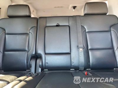 Zdjęcie 10 z 13 samochodu: 2019 CHEVROLET SUBURBAN K1500 LT VIN:1GNSKHKC3KR170559 - miniatura