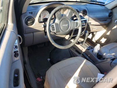 Zdjęcie 8 z 13 samochodu: 2004 JEEP LIBERTY LIMITED VIN:1J4GK58K04W254803 - miniatura