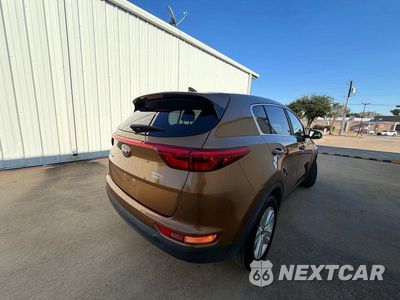 Czwarte zdjęcie samochodu z boku: 2017 KIA SPORTAGE LX VIN:KNDPM3AC6H7164241 - miniatura