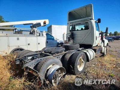 Trzecie zdjęcie samochodu z tyłu: 2022 INTERNATIONAL LT625 SEMI TRUCK VIN:3HSDZAPR9NN548831 - miniatura