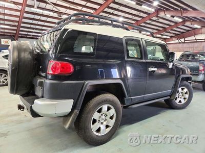 Trzecie zdjęcie samochodu z tyłu: 2009 TOYOTA FJ CRUISER BASE VIN:JTEBU11F49K060897 - miniatura