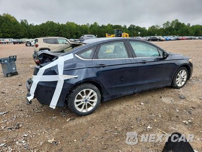 Trzecie zdjęcie samochodu z tyłu: 2020 FORD FUSION SE VIN:3FA6P0LU3LR228279 - miniatura