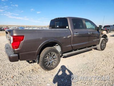 Trzecie zdjęcie samochodu z tyłu: 2016 NISSAN TITAN XD PLATINUM RESERVE VIN:1N6BA1F42GN513802 - miniatura