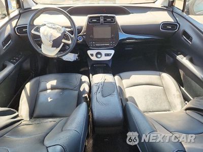 Zdjęcie 8 z 12 samochodu: 2017 TOYOTA PRIUS FOUR TOURING VIN:JTDKARFU1H3530377 - miniatura