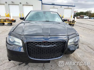 Piąte zdjęcie samochodu w środku: 2015 CHRYSLER 300 S VIN:2C3CCAGG3FH756895 - miniatura