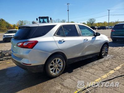 Trzecie zdjęcie samochodu z tyłu: 2020 CHEVROLET EQUINOX LS VIN:2GNAXHEV4L6223213 - miniatura