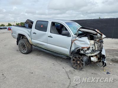Czwarte zdjęcie samochodu z boku: 2005 TOYOTA TACOMA DOUBLE CAB PRERUNNER VIN:5TEJU62N75Z056819 - miniatura