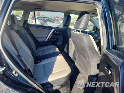 Zdjęcie 10 z 13 samochodu: 2018 TOYOTA RAV4 HV LIMITED VIN:JTMDJREVXJD193775 - miniatura