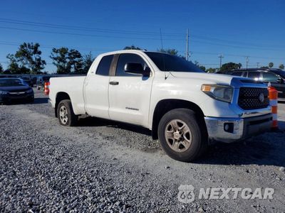 Czwarte zdjęcie samochodu z boku: 2019 TOYOTA TUNDRA SR5 VIN:5TFRM5F12KX144829 - miniatura