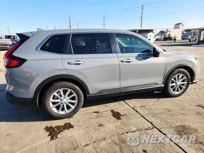 Trzecie zdjęcie samochodu z tyłu: 2025 HONDA CR-V EX VIN:2HKRS3H40SH335145 - miniatura