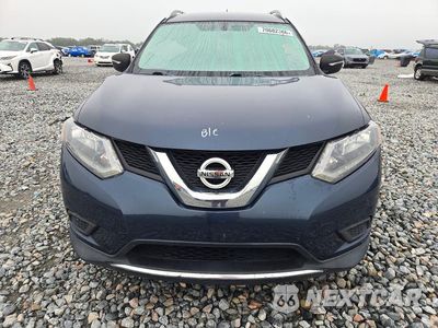 Piąte zdjęcie samochodu w środku: 2016 NISSAN ROGUE S VIN:JN8AT2MV3GW142061 - miniatura