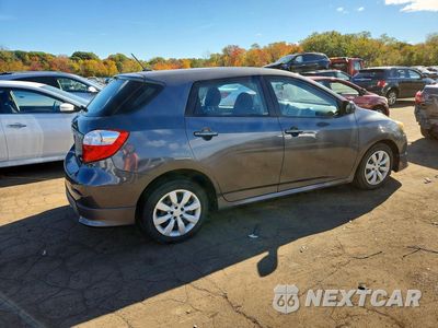 Trzecie zdjęcie samochodu z tyłu: 2010 TOYOTA COROLLA MATRIX S VIN:2T1LE4EE4AC018454 - miniatura