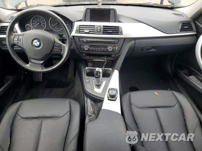Zdjęcie 8 z 12 samochodu: 2013 BMW 328 XI VIN:WBA3B3C53DF537428 - miniatura