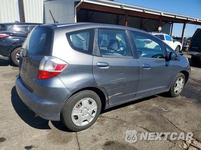 Trzecie zdjęcie samochodu z tyłu: 2013 HONDA FIT VIN:JHMGE8H35DC026657 - miniatura