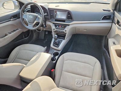 Zdjęcie 8 z 12 samochodu: 2017 HYUNDAI ELANTRA VIN:5NPD74LF5HH135235 - miniatura
